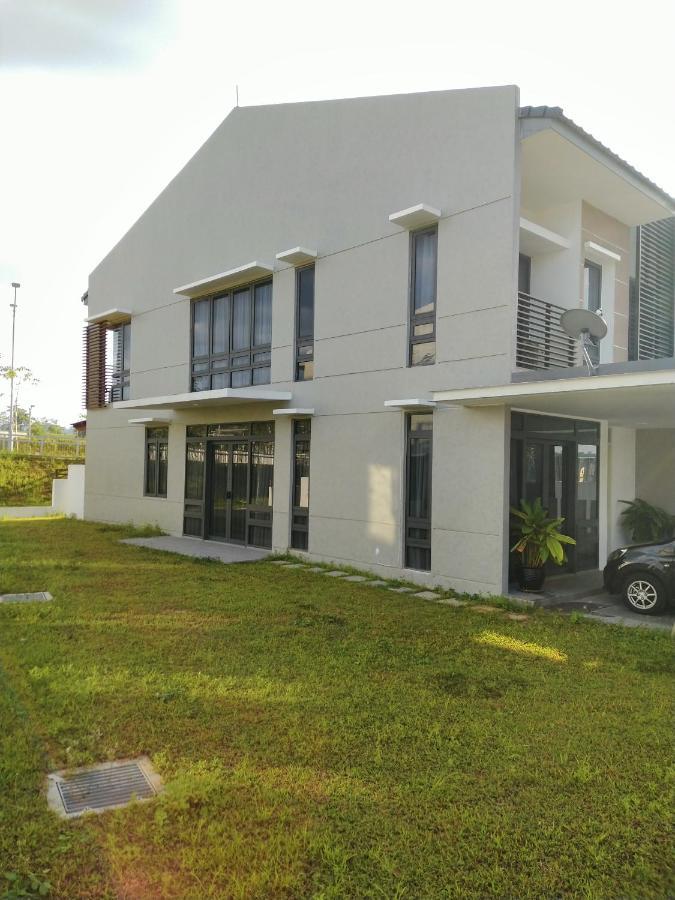 Pinevalley Homestay Putrajaya Presint 12 Екстериор снимка
